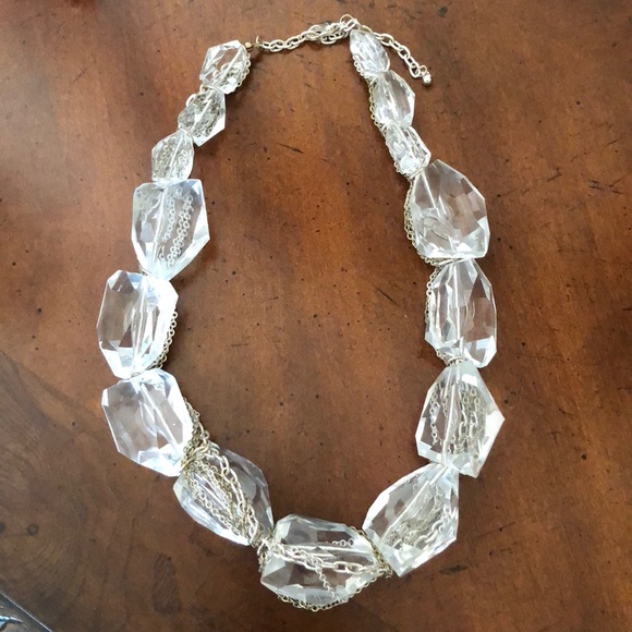 Clear stone Jewelry set with silver chain detail - Picture 3 of 5